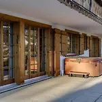Daire Luxurious Flat With Jacuzzi Sauna *