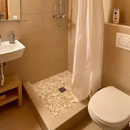 Appartamento Luxurious Flat With Jacuzzi Sauna