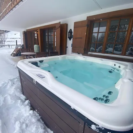 Luxurious Flat With Jacuzzi Sauna Appartamento *