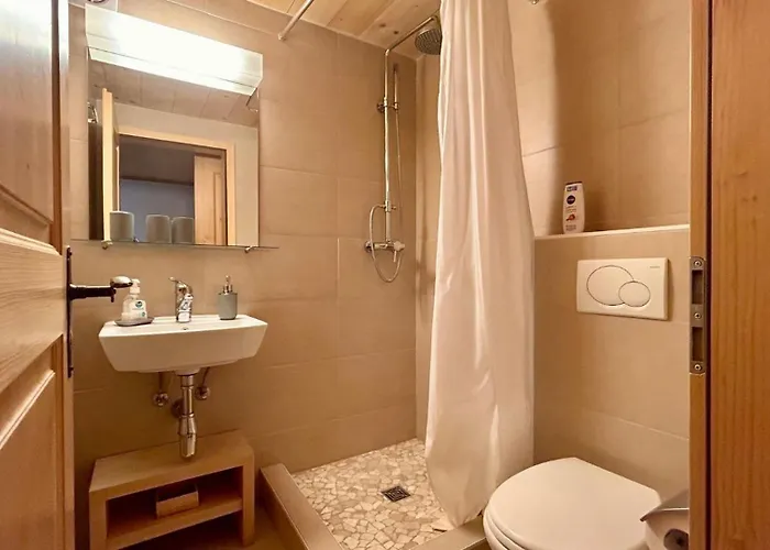 公寓 Luxurious Flat With Jacuzzi Sauna 施康里埃德