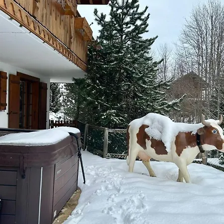 Luxurious Flat With Jacuzzi Sauna 아파트