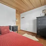 Luxurious Flat With Jacuzzi Sauna Διαμέρισμα Schönried