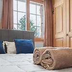 Luxurious Flat With Jacuzzi Sauna Schönried